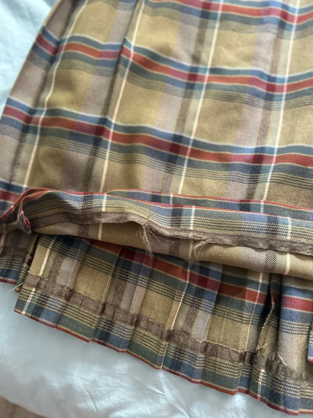VINTAGE plaid wool skirt - Picture 5 of 6